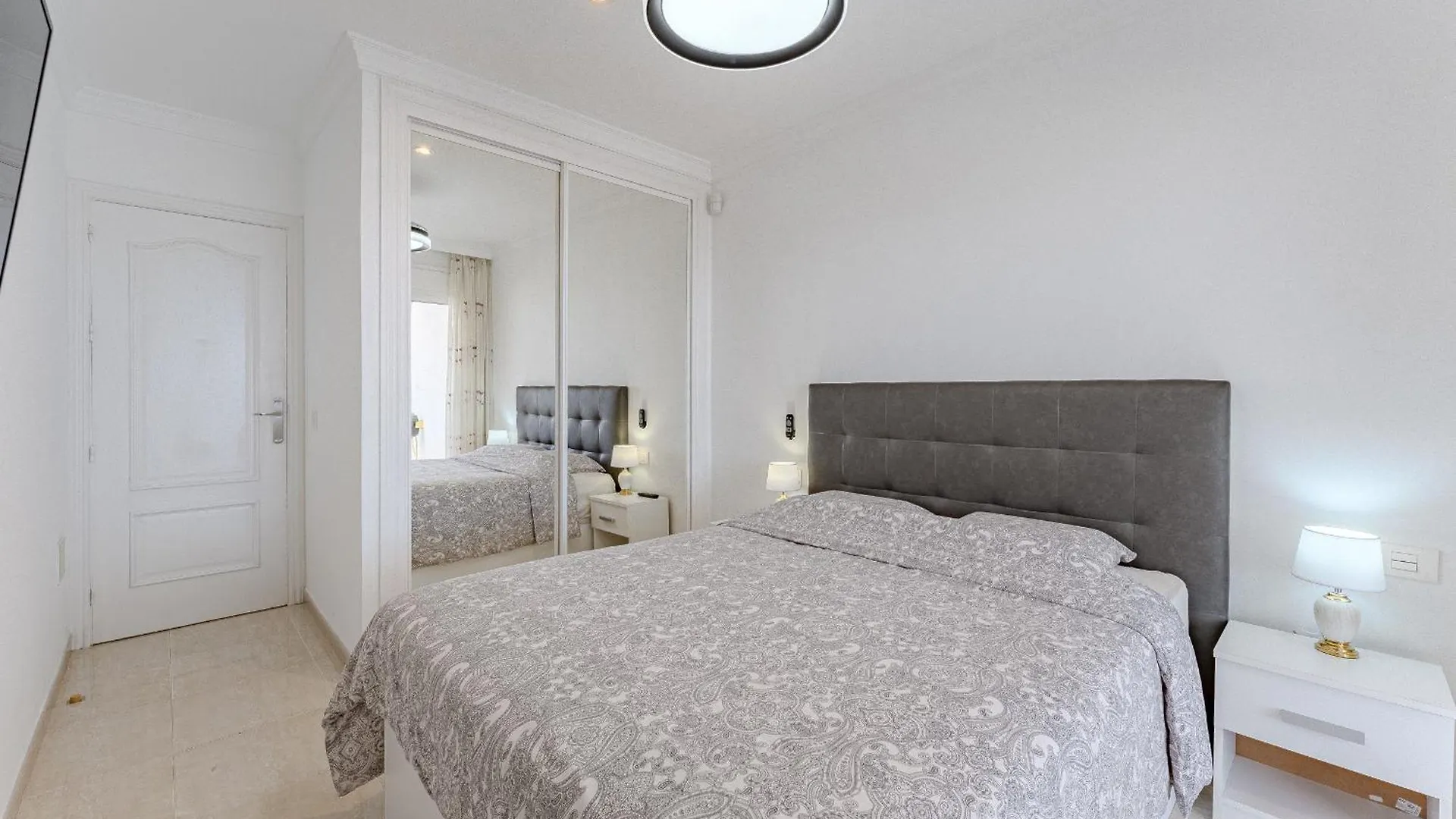 Ocean View, Two Bedroom Apartment With Heated Pool In Sunset Complex أذيخي