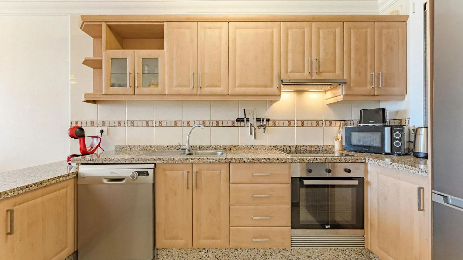 Ocean View, Two Bedroom Apartment With Heated Pool In Sunset Complex أذيخي