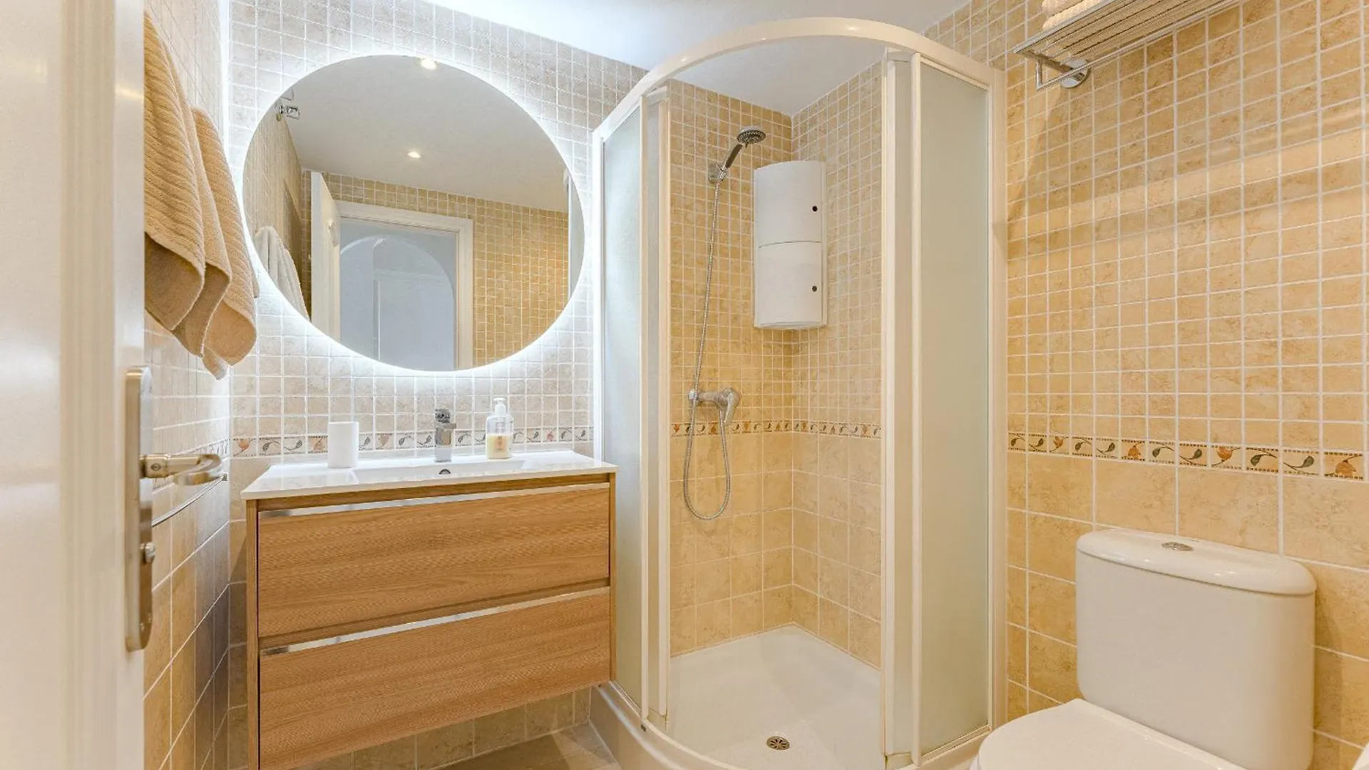 Ocean View, Two Bedroom Apartment With Heated Pool In Sunset Complex أذيخي